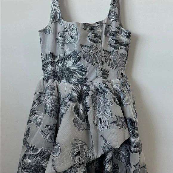 Elliat Blossom Silver Jacquard High-Low Maxi Dress Size: XS - Picture 6 of 13